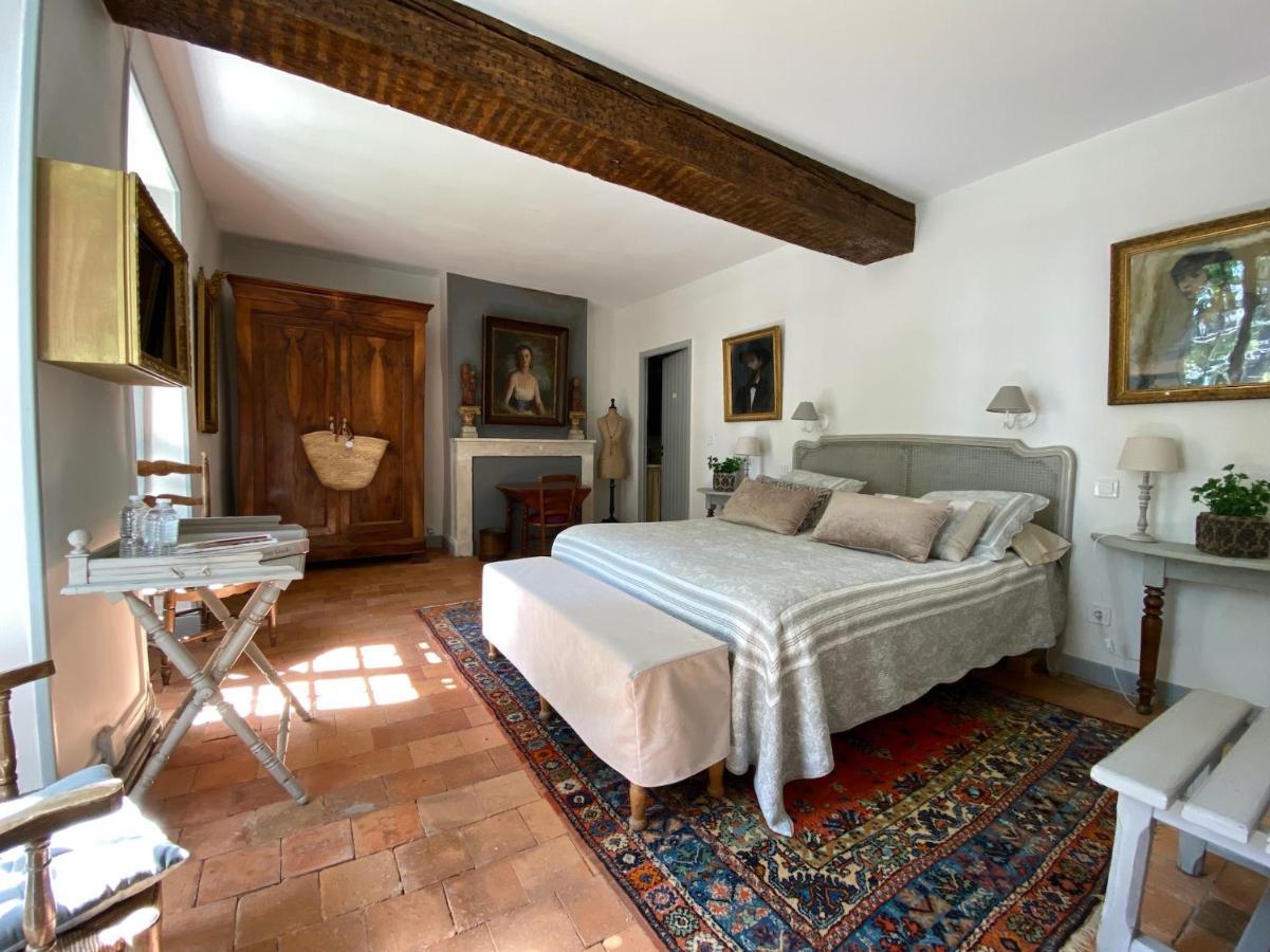 Le Petit Chateau De Sainte Colombe Bouges-le-Chateau Exterior foto
