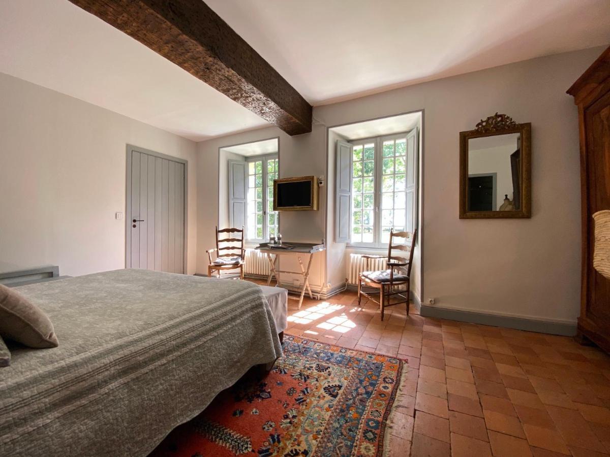Le Petit Chateau De Sainte Colombe Bouges-le-Chateau Exterior foto